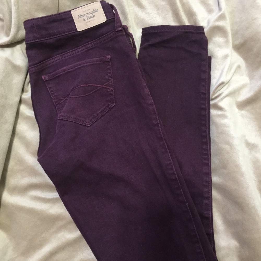 Abercrombie & Fitch burgundy skinny Jeans